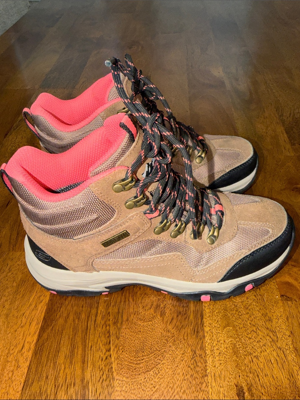 Skechers 167008 outdoor 7 Tan and Pink Lace-Up Hiking Boots - Picture 12 of 13